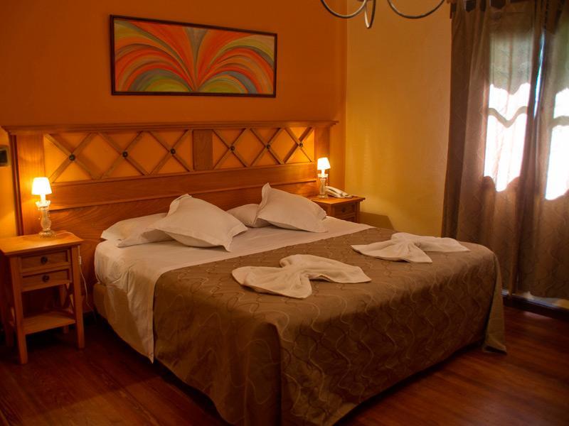Hostal Cruz Chica Luaran gambar